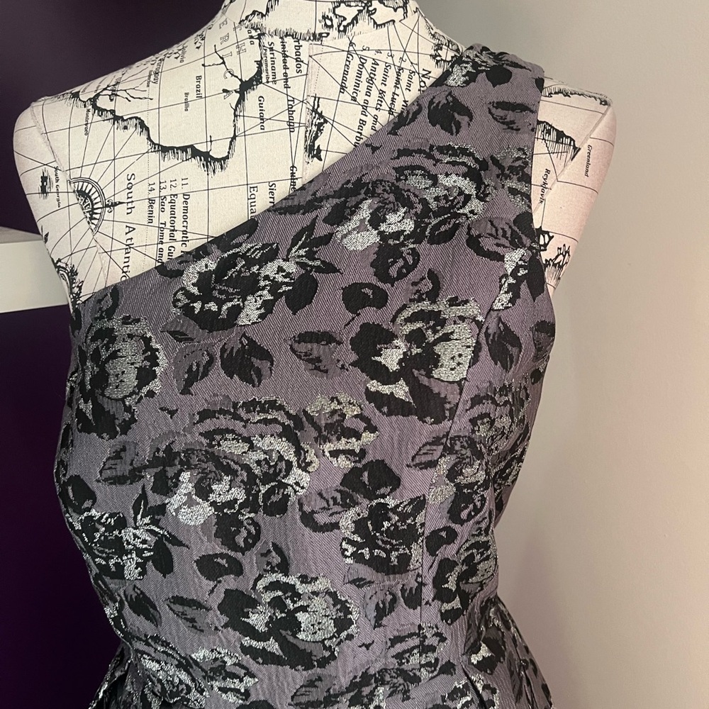 Slate & Willow One Shouldered Dress - Picture 2 of 12